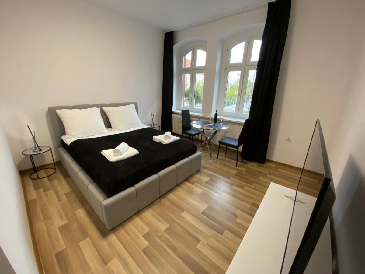 Vip Rooms Apartment ทอรูน ภายนอก รูปภาพ